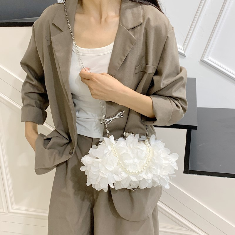 Вечерна чанта-клъч с дизайн на листенца, ръчна дръжка, плат, подплата полиестер, хоризонтално квадратна форма, закриване с ключалка, стил свеж и сладък