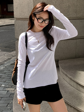 Majica uskog kroja, dugi rukav, okrugli izrez, 100% pamuk, jednobojni uzorak, casual stil