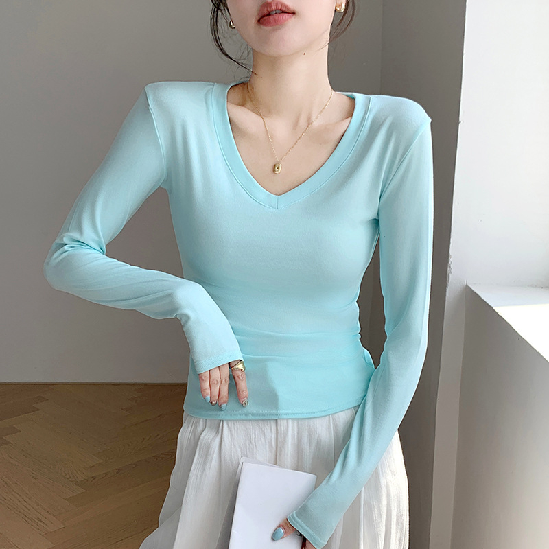 Tricou cu decolteu în V, mâneci lungi, croială slim, viscoză 90–95%