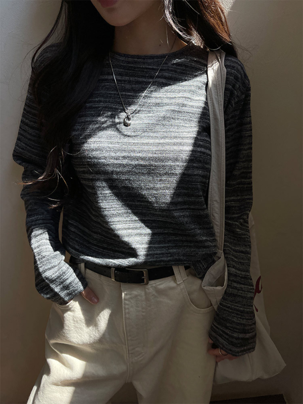 Top tricotat pentru femei cu model gradient și dungi, mâneci lungi, croială lejeră, decolteu rotund, stil casual, toamnă 2025