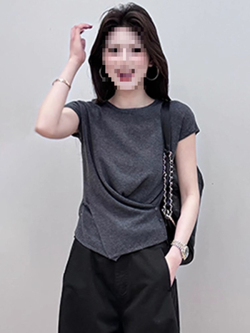 Γυναικείο πλεκτό τοπ από ακρυλικές ίνες, κοντά μανίκια, στρογγυλός γιακάς, άνετη γραμμή