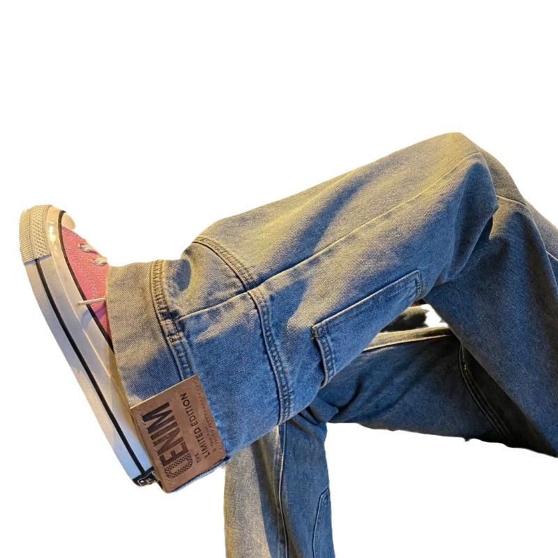 Muške traperice ravnog kroja, visok struk, pamuk denim, pranje, zatvarač, detalj s bedžem