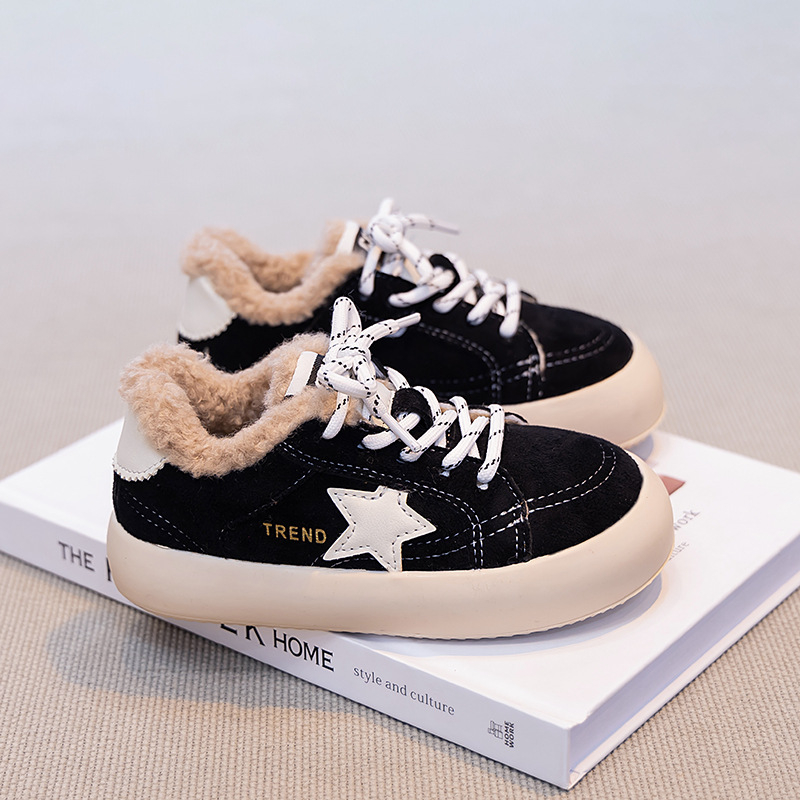 Детски зимни спортни и ежедневни обувки — горна част от суперфибър, лепенка за закопчаване, флисово подплатени за топлина, гумена подметка, модел със звезди.