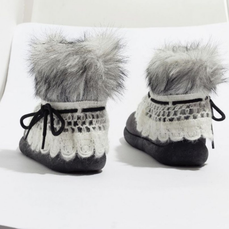 Naiste talvesed – ülemine osa mikrofiiber nahk, sisemine karusnahk, tald kumm, lühike varr, kanna kõrgus 1–3 cm (Põhijooned: Ülemine: mikrofiiber nahk; Sisetine: kunstlik karusnahk; Tald: kumm; Varrukas: lühike; Kanna kõrgus: 1–3 cm)