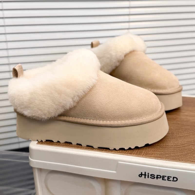 Sieviešu sniega zābaki ar ovčādas augšdaļu, vilnas odai, gumijas zole, zemais augstums, apaļa purngala