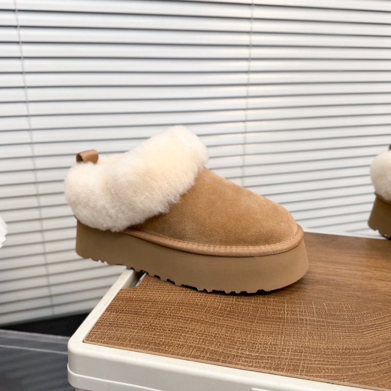 Sieviešu sniega zābaki ar ovčādas augšdaļu, vilnas odai, gumijas zole, zemais augstums, apaļa purngala