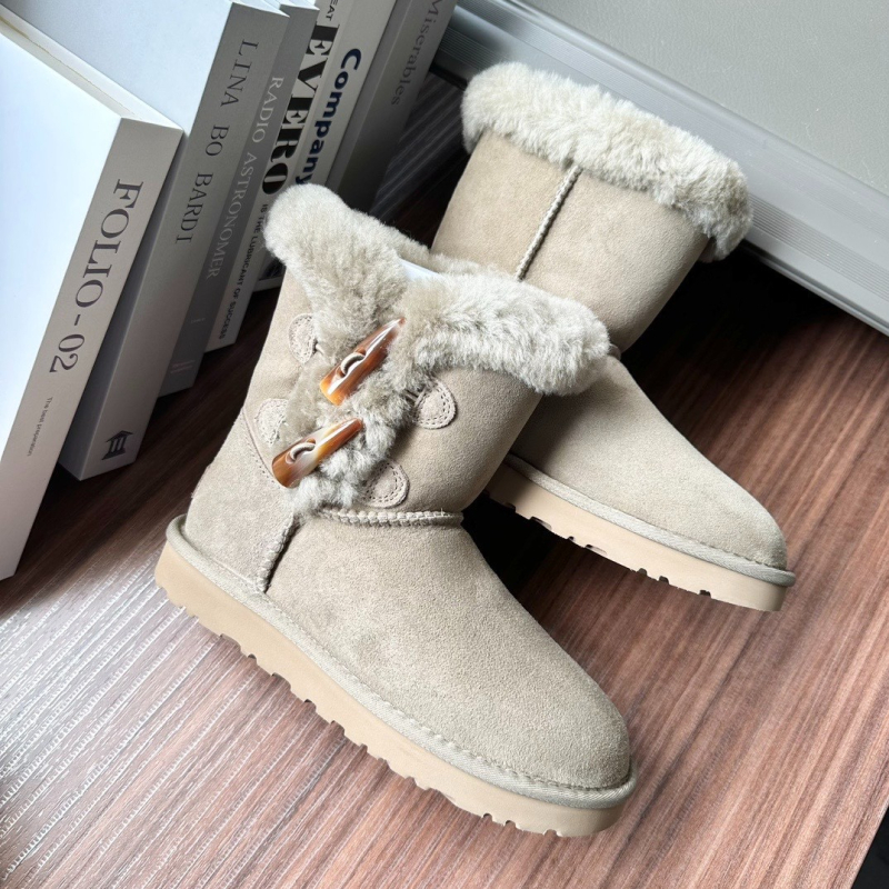 Damski sniego batai iš veršienos odos, su dirbtine trumpa kailio įdaila, mikropluošto įdėklas, gumos padas, vidutinio aukščio bateliai
