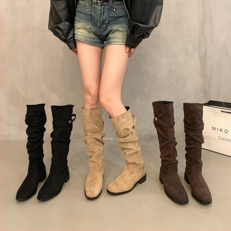 Rüütlite saapad, kunstnahk, kõrge varv, terav varvas, ruudukujuline madal kand 1–3 cm