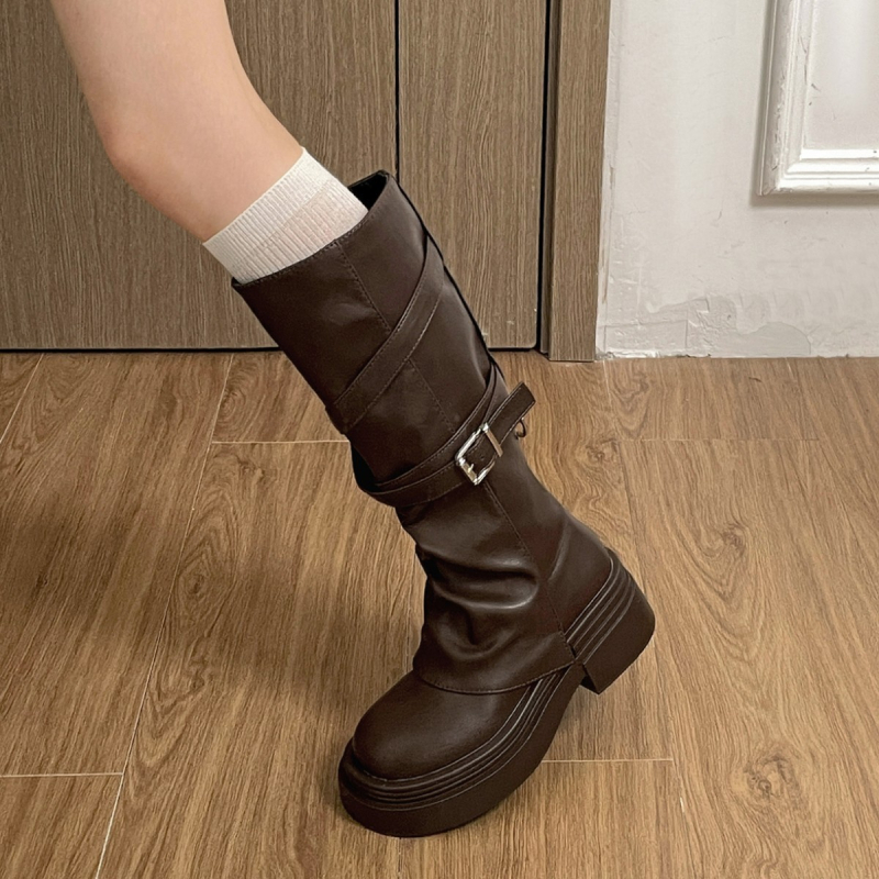 Põlvepikkused PU saapad, paks 3-5 cm kanna, ümmargune varvas, külgne tõmblukk