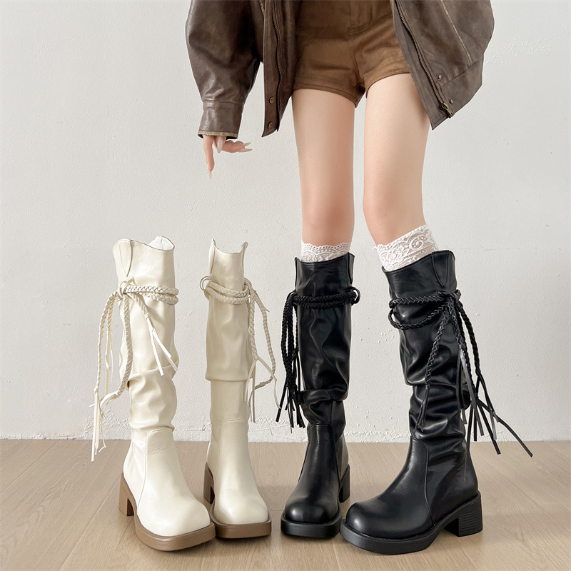 Rüütlite saapad PU ülaosaga, kõrge varbaosa, paks kann, kanna kõrgus 3–5 cm