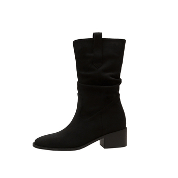 Női divat bokacsizma nubuk bőrből, gumírozott talp, középmagas szár, vastag sarka 6–8 cm, zárás Socket