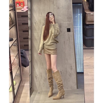 Botine dama din velur cu gambă înaltă, vârf ascuțit, talpă din cauciuc, toc subțire 6-8 cm, toamnă 2025