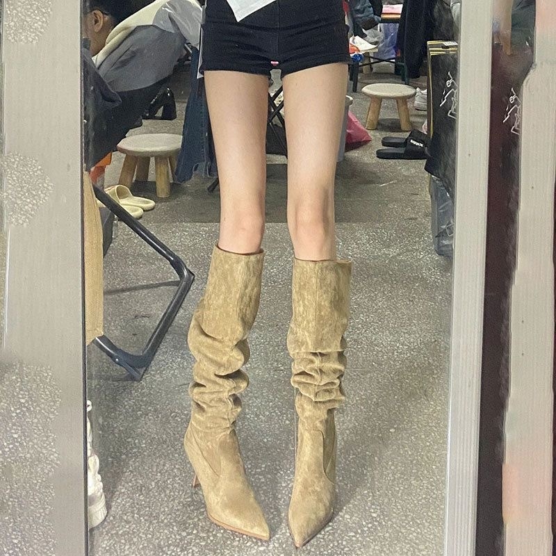 Botine dama din velur cu gambă înaltă, vârf ascuțit, talpă din cauciuc, toc subțire 6-8 cm, toamnă 2025