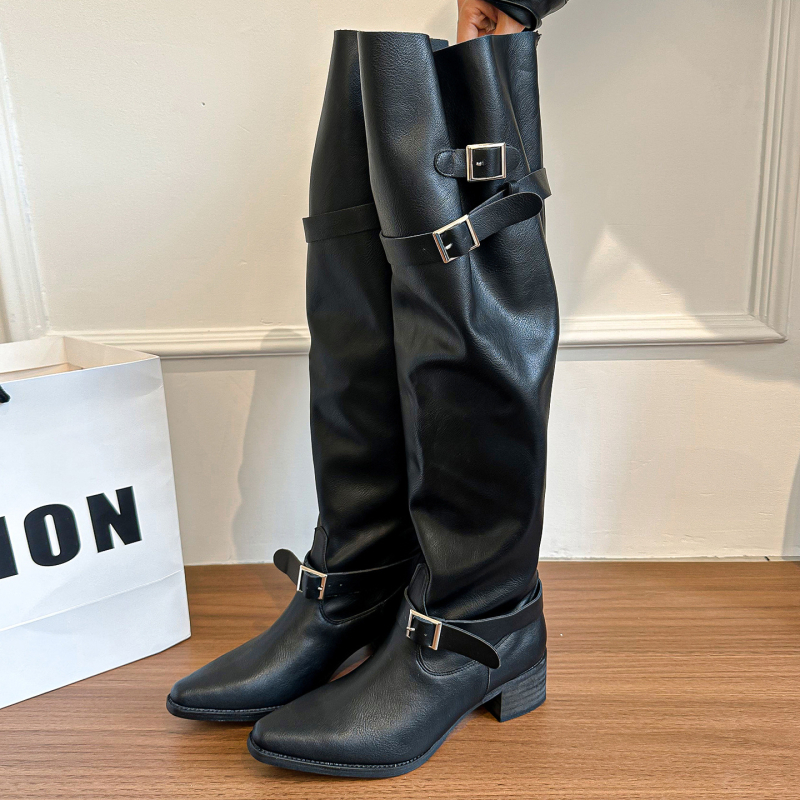 Λεπτές μπότες με ψηλό σωλήνα, μυτερή μύτη, κούμπωμα με αγκράφα, παχύ χαμηλό τακούνι 1-3 εκ