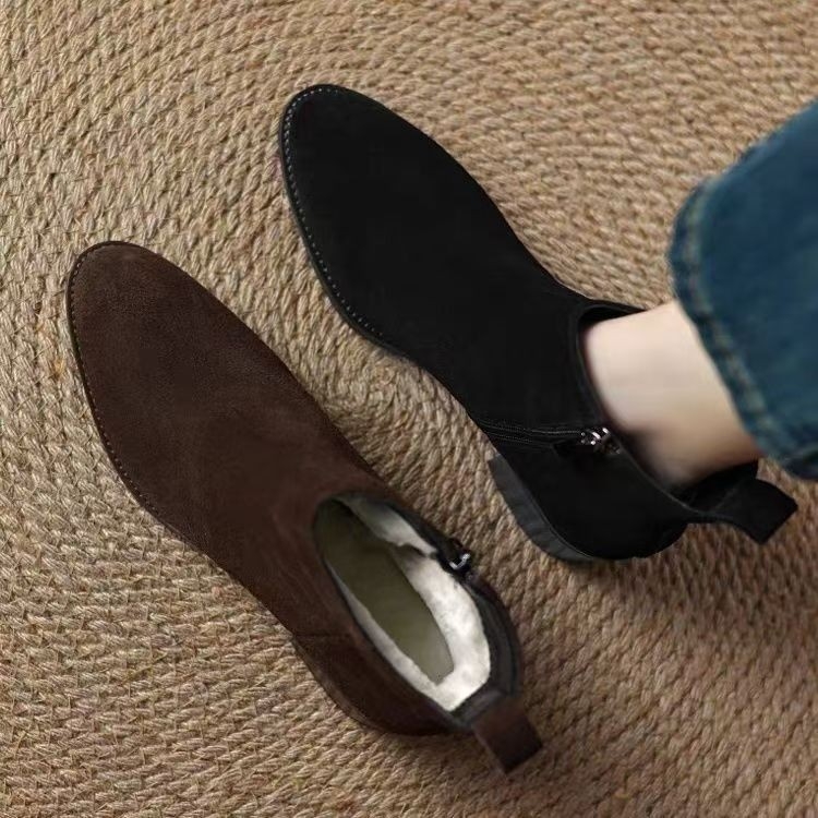 Γυναικεία μποτάκια από σουέτ σε ρετρό στυλ με στρογγυλή μύτη, φαρδύ τακούνι ύψους 3–5 cm, πλαϊνό φερμουάρ, σόλα από καουτσούκ