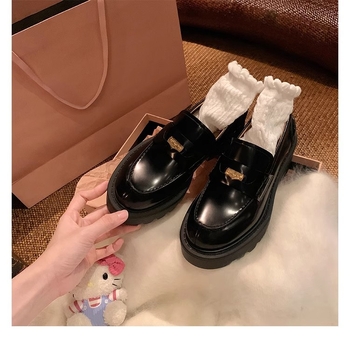 Női slip-on loaferek - kerek orr, vastag sarok, mikrofiber bőr felsőrész, gumitalp