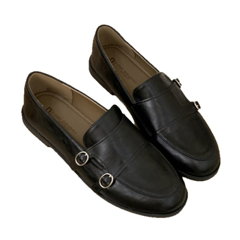 Lapos talpú loafers kerek orral, sekély nyílás, alacsony sarok 1–3 cm, gumírozott talp, felső része szuper rost