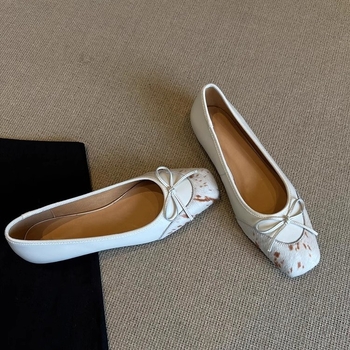 Pantofi Mary Jane, vârf pătrat, talpă din cauciuc, căptușeală din lână de miel, parte superioară din fibră super