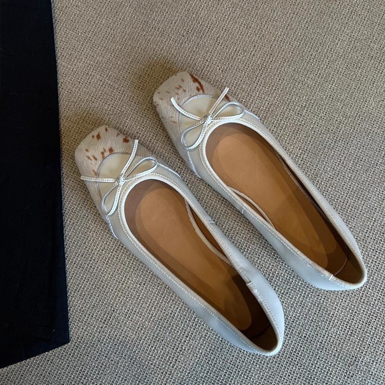 Pantofi Mary Jane, vârf pătrat, talpă din cauciuc, căptușeală din lână de miel, parte superioară din fibră super