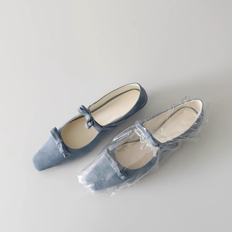 Pantofi Mary Jane – vârf pătrat, cataramă, toc mediu 3–6 cm, căptușeală din blană de oaie, talpă din cauciuc