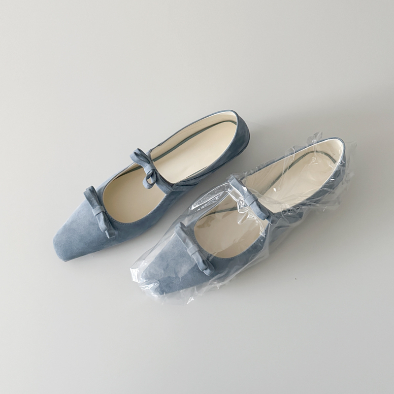 Pantofi Mary Jane – vârf pătrat, cataramă, toc mediu 3–6 cm, căptușeală din blană de oaie, talpă din cauciuc