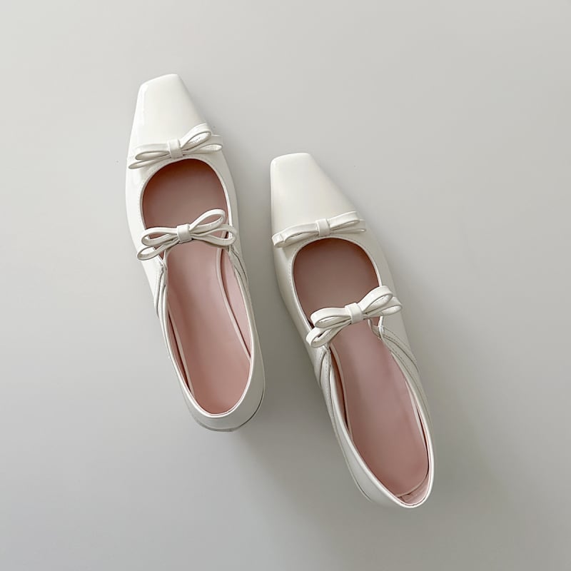 Pantofi Mary Jane – vârf pătrat, cataramă, toc mediu 3–6 cm, căptușeală din blană de oaie, talpă din cauciuc