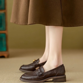 Mocasini dama din piele de miel, talpă moale lucrată manual, vârf pătrat, toc mic 1–3 cm, talpă din cauciuc