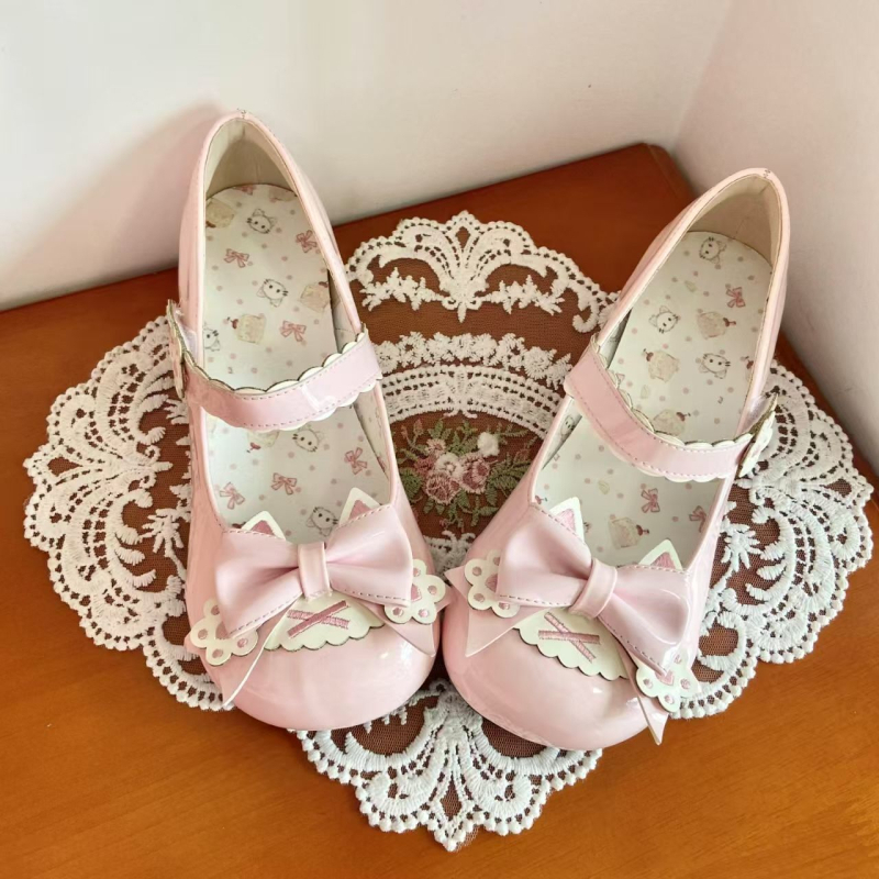Pantofi femei Lolita, cu laba de pisică și fundă, vârf rotund, PU partea superioară, toc mic 1–3 cm, închidere cu cataramă, talpă din cauciuc