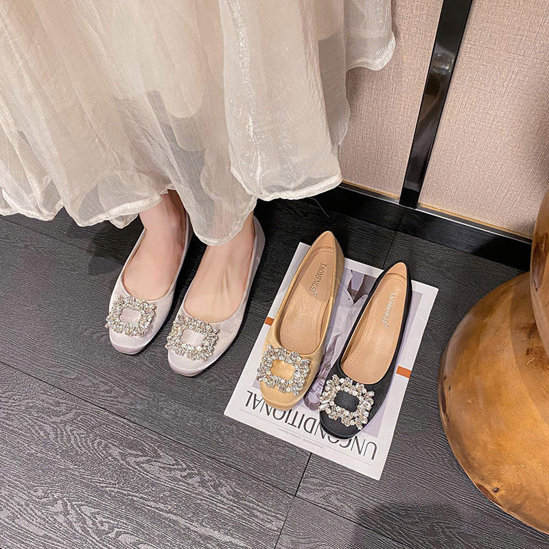 Pantofi cu talpă plată, vârf pătrat, partea superioară satinată, stil coreean, toc plat mic 1-3 cm, talpă din cauciuc