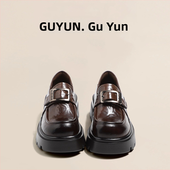 Moterų platforminiai loaferiai – Britų stiliaus, viršus iš mikropluošto, apvalus pirštas, storesnis kulnas 3–5 cm