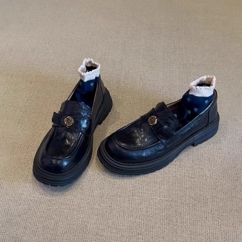 Loafers, vintage-stílus, felső rész tehénbőr, vastag sarok, gumitalp