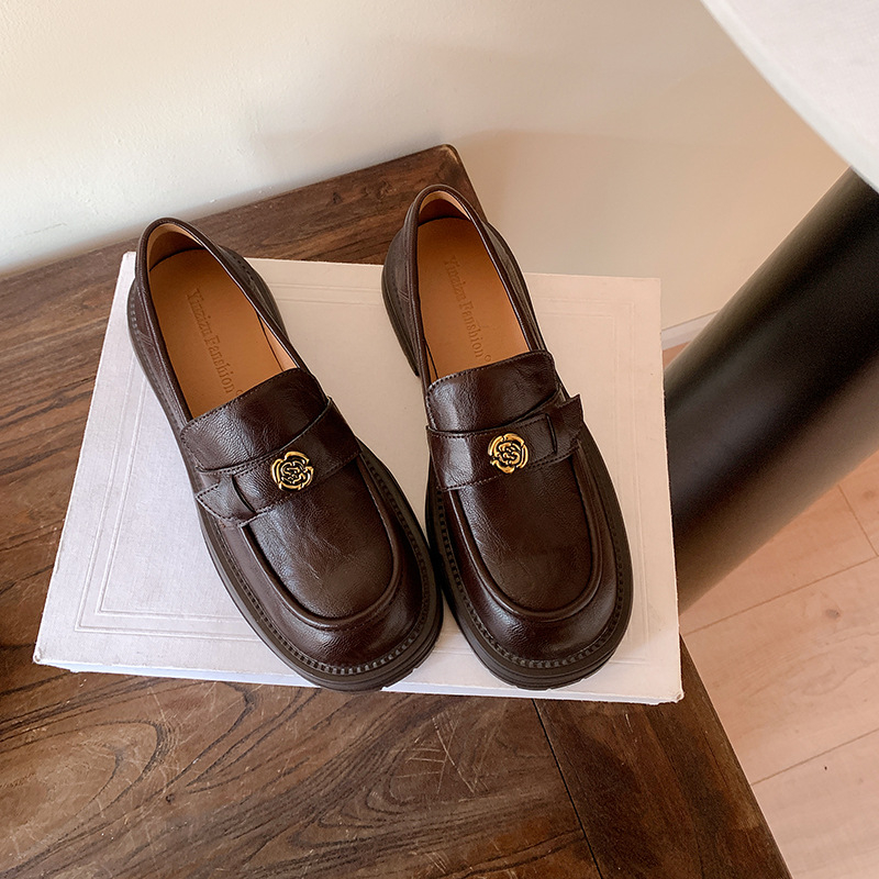 Loafers, vintage-stílus, felső rész tehénbőr, vastag sarok, gumitalp