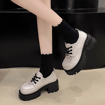 Lofers su PU viršumi, apvalus pirštas, platformos kulnas 3-5 cm, guminė padas