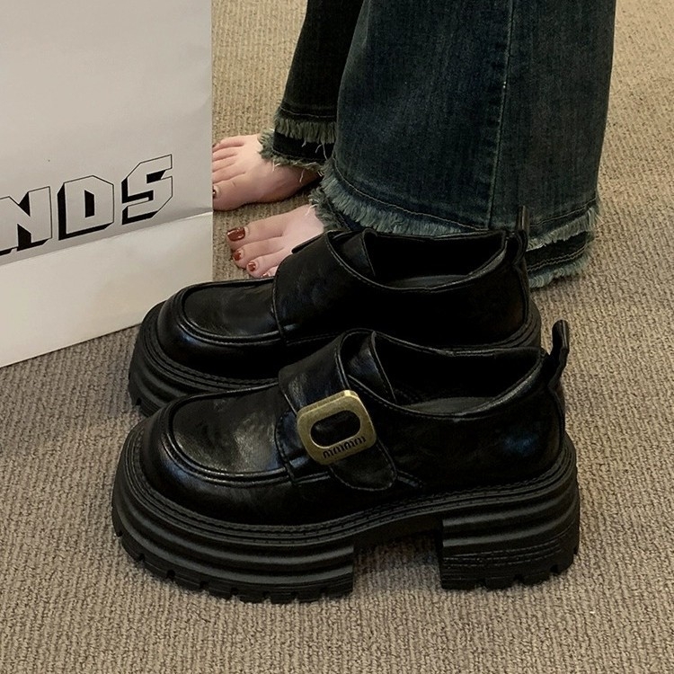 Moteriški loaferiai su Korėjos stiliumi, viršus mikropluošto, gumos padas, žemas kulnas 1–3 cm, atidarymas 7–11 cm