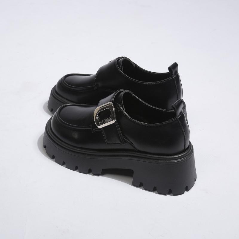 Moteriški loaferiai britiško stilių su sagtimi, be raištelių, PU viršus, apvali nosis, vidutinio aukščio kulnas 3-5 cm, guminė padas