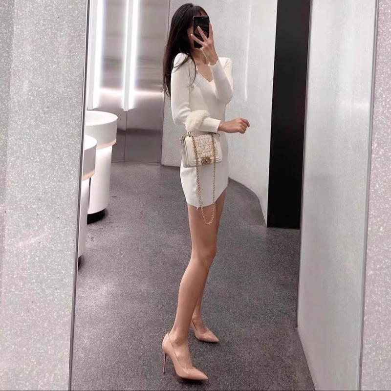 Pantofi cu toc înalt, vârf ascuțit, partea superioară din microfibră, toc de 6–8 cm, talpă din cauciuc