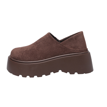 Kojų aukštinimo loaferiai su stora guma padas, velvet viršus, apvali nosis, vidutinio aukščio kulnas 3–5 cm