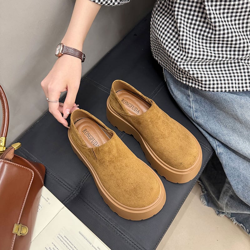 Kojų aukštinimo loaferiai su stora guma padas, velvet viršus, apvali nosis, vidutinio aukščio kulnas 3–5 cm