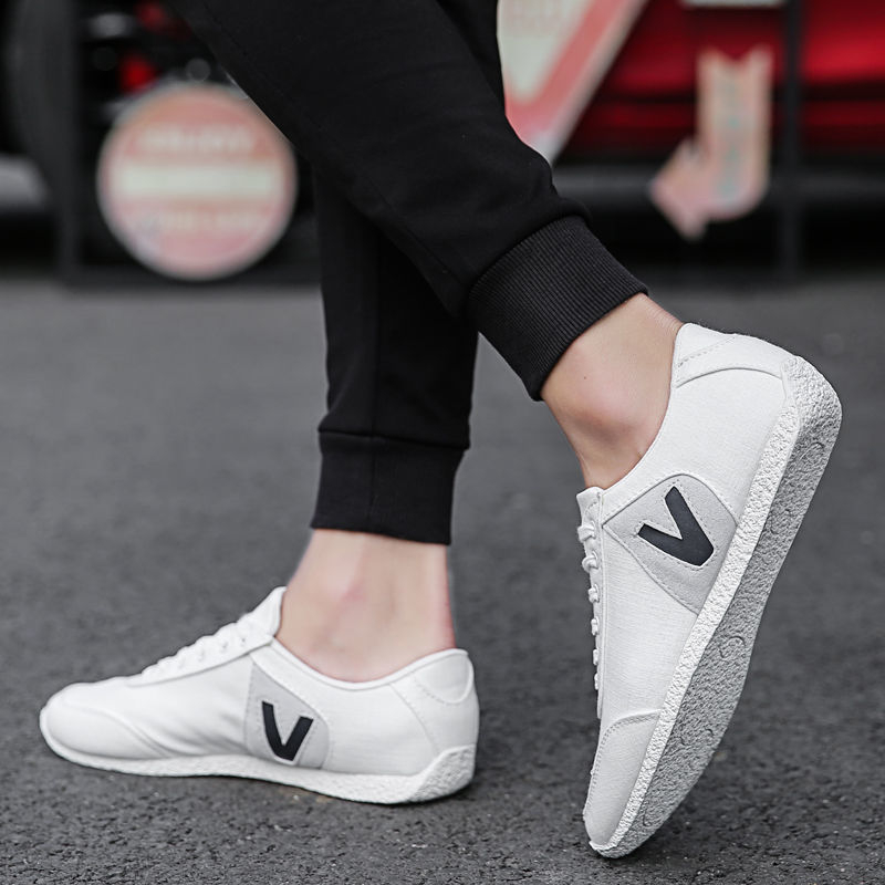 Vīriešu auduma sporta kurpes Korejas stilā, elpojošas, virsma no vairāku materiālu, gumijas zole, šņorēšana