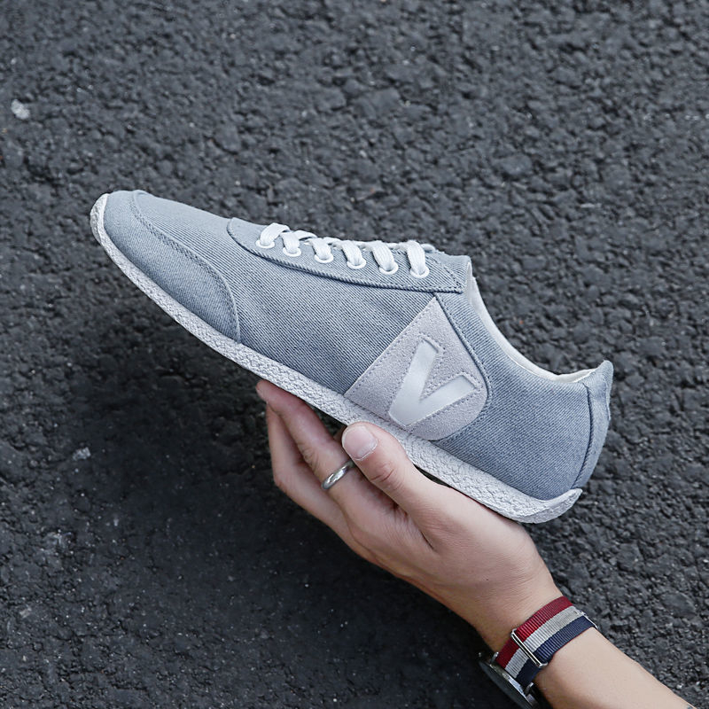 Vīriešu auduma sporta kurpes Korejas stilā, elpojošas, virsma no vairāku materiālu, gumijas zole, šņorēšana