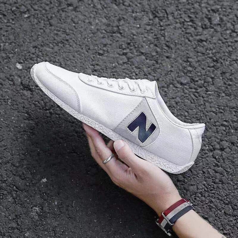 Vīriešu auduma sporta kurpes Korejas stilā, elpojošas, virsma no vairāku materiālu, gumijas zole, šņorēšana