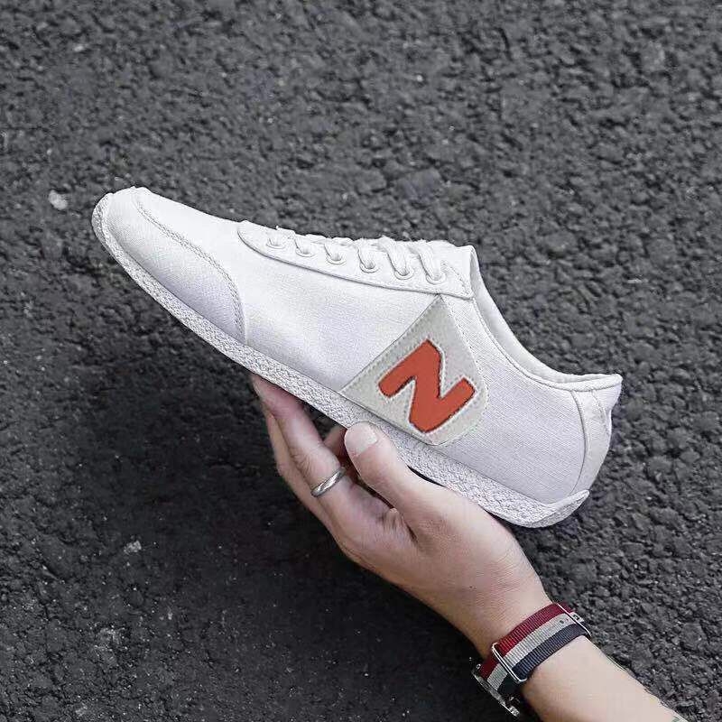 Vīriešu auduma sporta kurpes Korejas stilā, elpojošas, virsma no vairāku materiālu, gumijas zole, šņorēšana