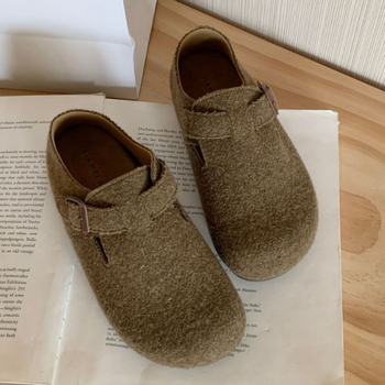 Ženske slip-on loafers u Birkenstock stilu, okrugla špic, gornji dio od vunenog materijala, gumena potplata, niski pet 1–3 cm