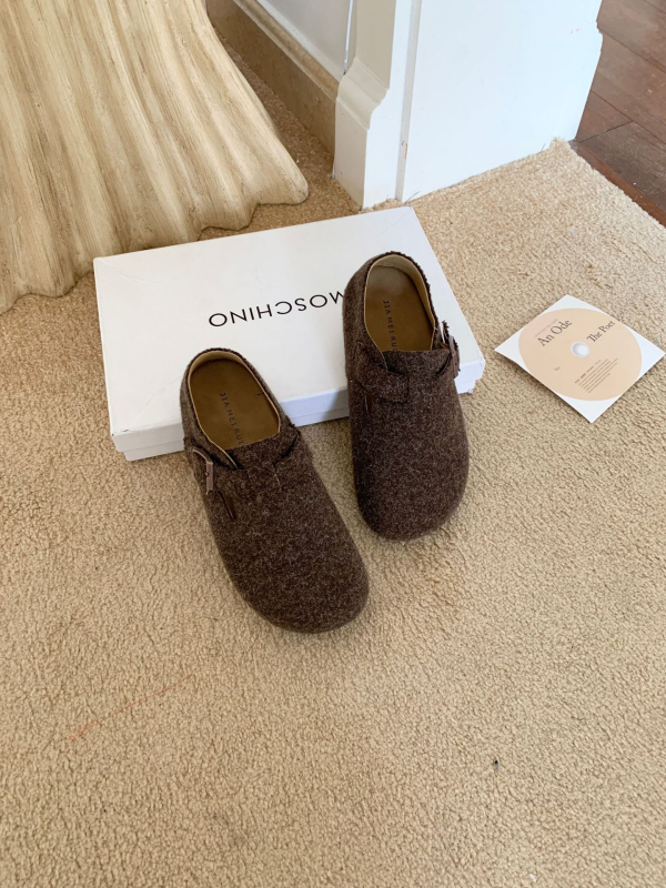 Ženske slip-on loafers u Birkenstock stilu, okrugla špic, gornji dio od vunenog materijala, gumena potplata, niski pet 1–3 cm