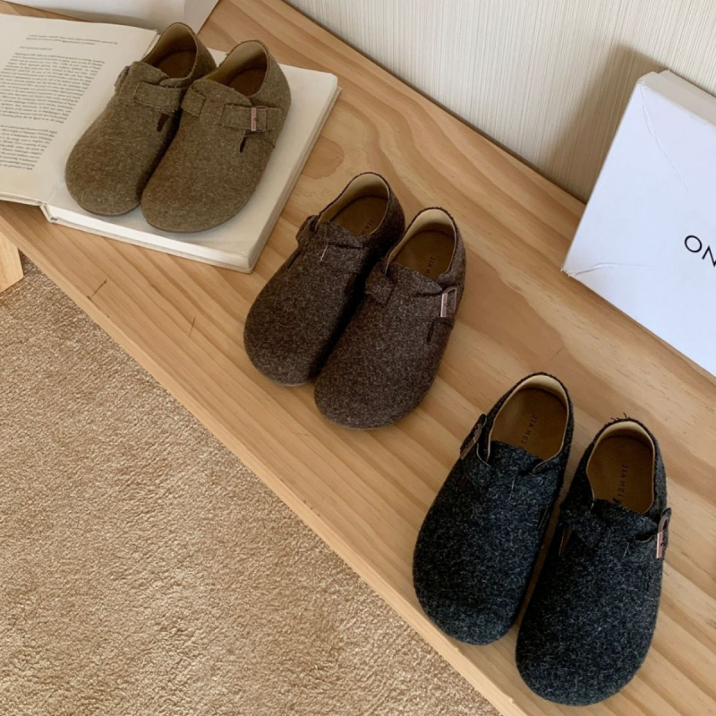 Ženske slip-on loafers u Birkenstock stilu, okrugla špic, gornji dio od vunenog materijala, gumena potplata, niski pet 1–3 cm