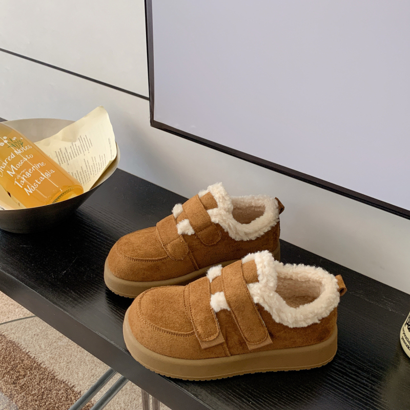 Ženske zimske cipele od velura s flek podlogom, Velcro zatvaranje, gumeni potplat, niski gornji dio, zaobljena nosnica