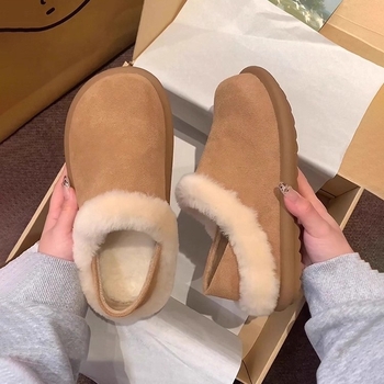 Moteriški storu pado bateliai su pūkuotu vidumi, velvet viršus, gumos padas, šilta apdaila, vidutinio aukščio kulnas 3–5 cm, ruduo 2025