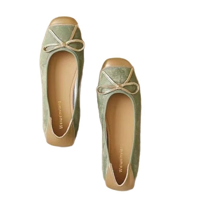 Lap balerina satin felsőrésszel, négyszögletes orr, slip-on kialakítás, gumitalp, alacsony sarka 1–3 cm