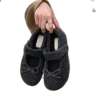 Mary Jane cipele za žene (okrugli vrh; nubuk gornji dio; Velcro zatvaranje; niski potpetica; gumeni potplat)