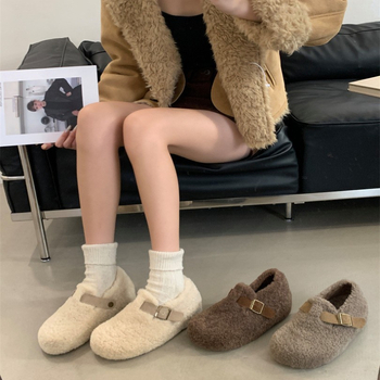 Moteriški velūro bateliai su pūkuotu įdėklu ir vidiniu aukščio pakėlimu, vidutinio kulno aukštis 3–5 cm, gumos padas, žiema–ruduo 2025